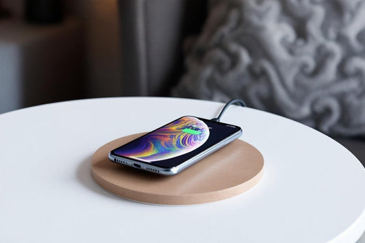 Est-il possible de charger un iPhone sans chargeur dédié ?
